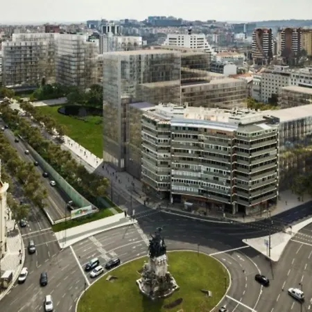 Ii Double Bed Avenida Da Republica Gasthuis